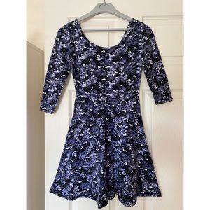 G21 Floral 3/4 Sleeve Dress